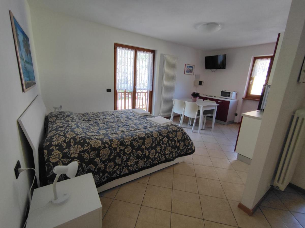 Residenza Arcobaleno Aparthotel Tenno Buitenkant foto