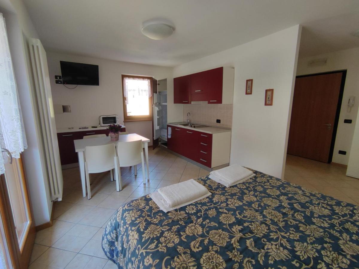 Residenza Arcobaleno Aparthotel Tenno Buitenkant foto