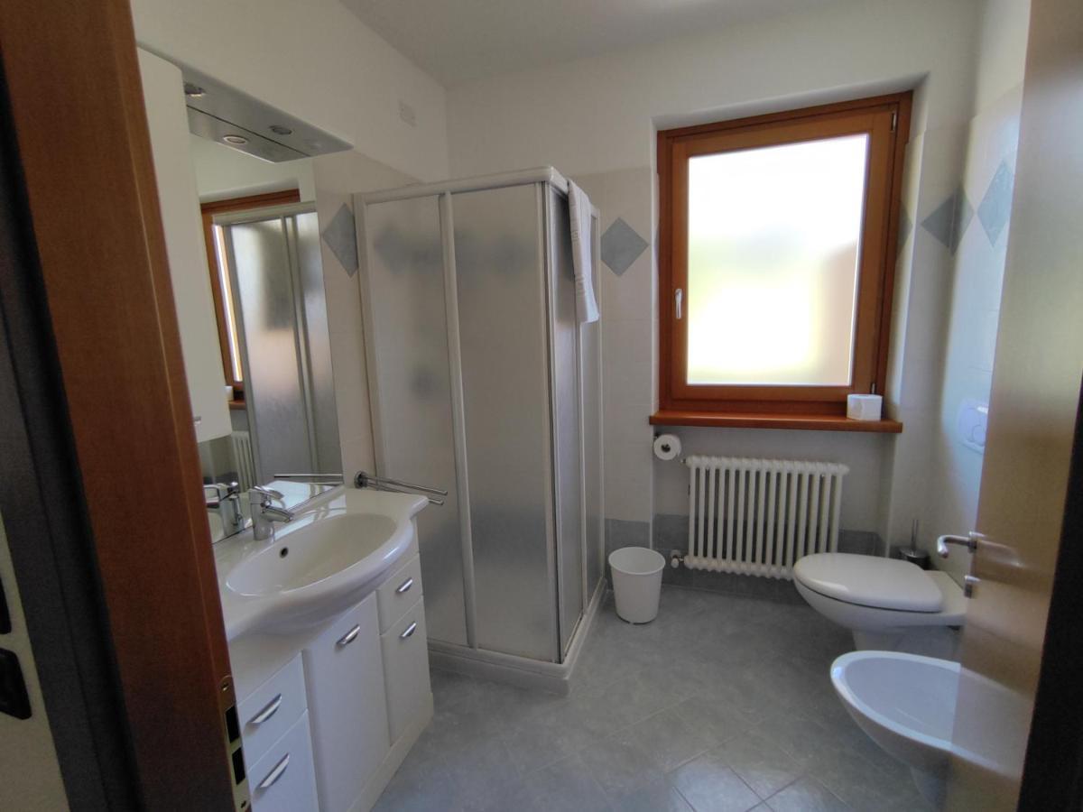 Residenza Arcobaleno Aparthotel Tenno Buitenkant foto