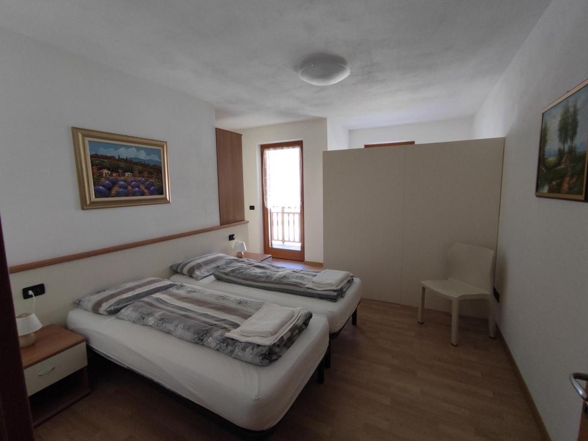 Residenza Arcobaleno Aparthotel Tenno Buitenkant foto