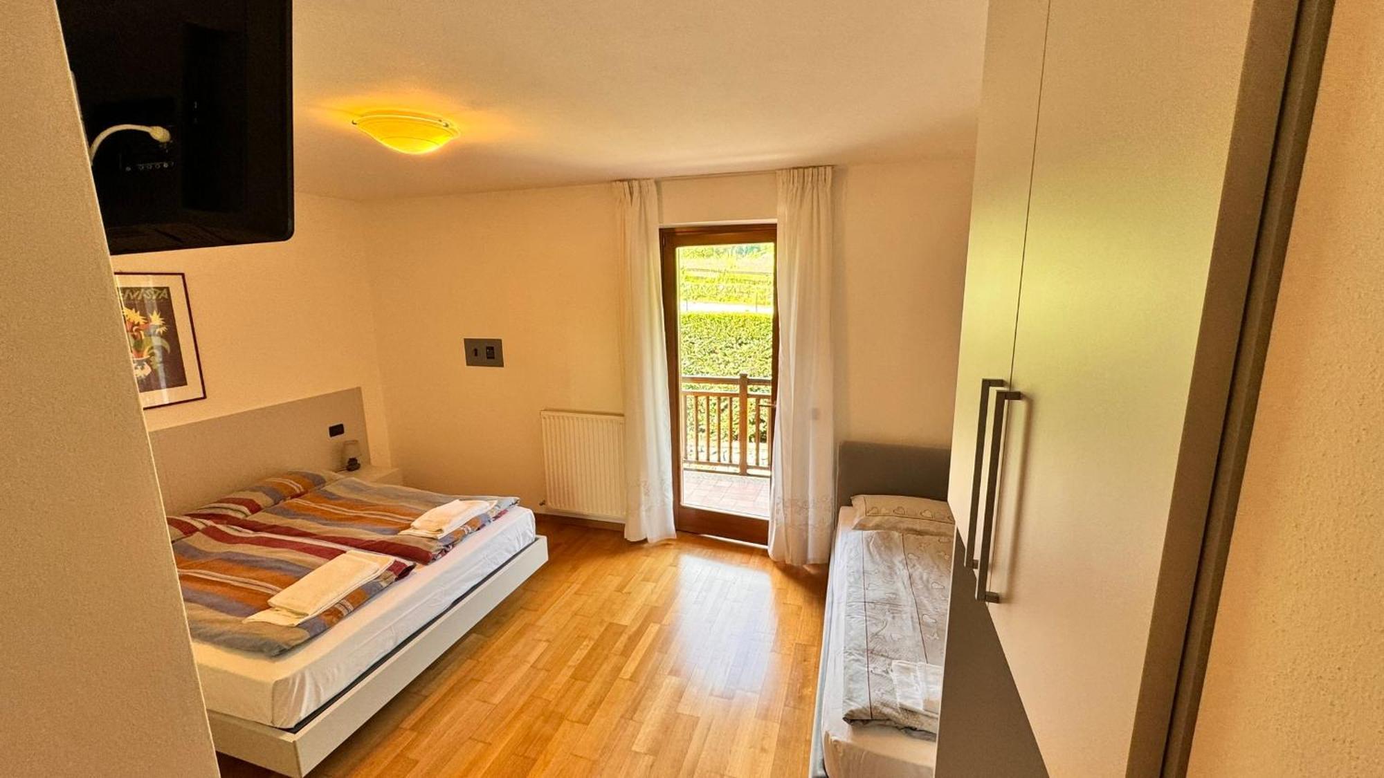 Residenza Arcobaleno Aparthotel Tenno Buitenkant foto